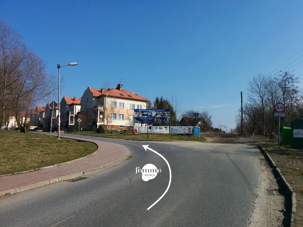 Dojazd do CM Femmemedica, skręt z ul. Meiera w ul.abp. Felińskiego