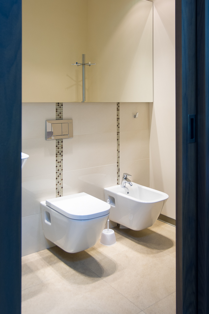 Toalety w łazience przy gabinecie nr 2