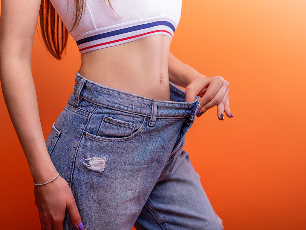 Słyszałaś/eś o przełomowych lekach na cukrzycę, które pomagają schudnąć? Dowiedz się, jak działają analogi GLP-1, dla kogo są przeznaczone i dlaczego ich stosowanie musi odbywać się pod ścisłą kontrolą lekarza w Krakowie.